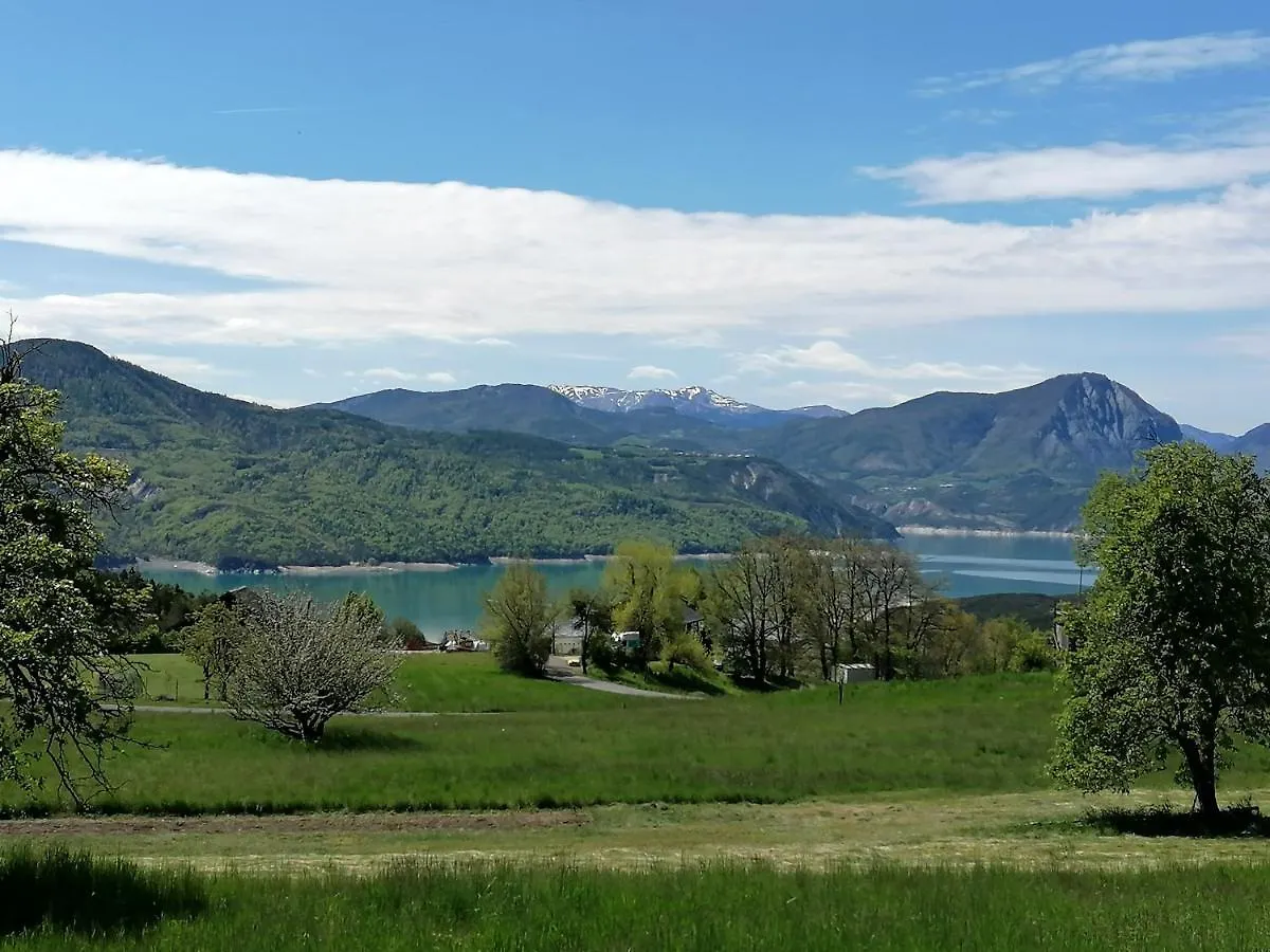 Appartement Studio LUMINEUX vue Lac de SERRE-PONCON ! à Prunières